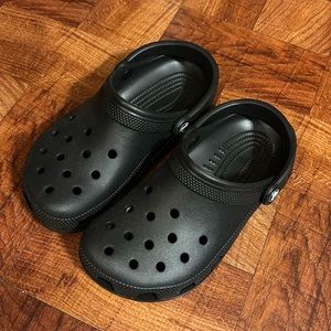 Black crocs
